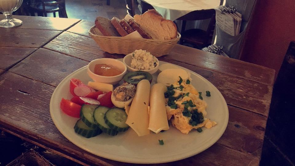 Cafe Mlynek Bed & Breakfast *